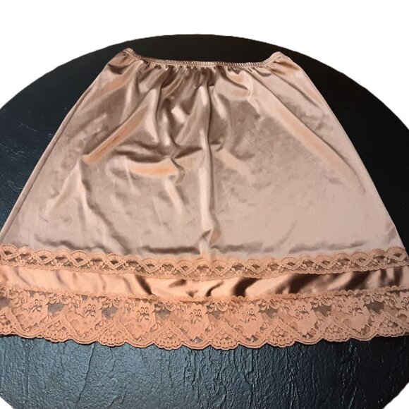 Vintage Vanity Fair Half Slip – Coffee Nylon with Lace M USA Romantic Boho - Picture 1 of 5